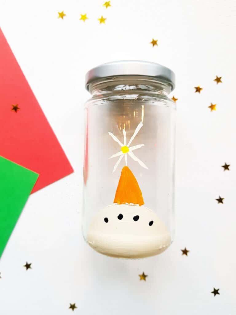 paint snowman on the glass jar